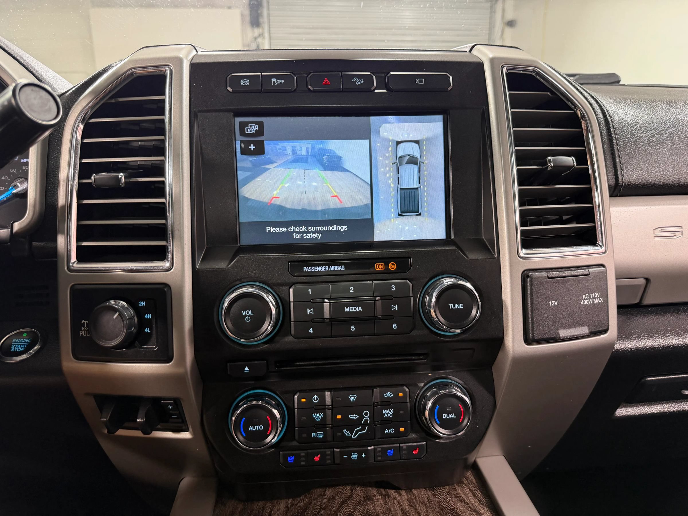 Used 2017 Ford F250 Lariat w/ Lariat Ultimate Package AWD/4WD image 23