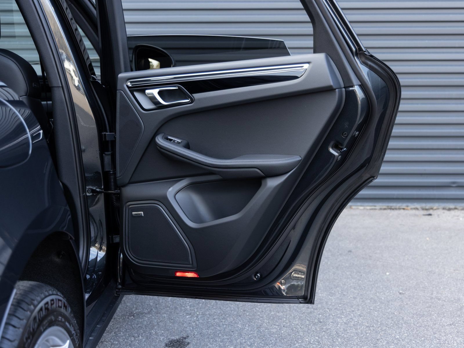 New 2026 Porsche Macan AWD/4WD image 28