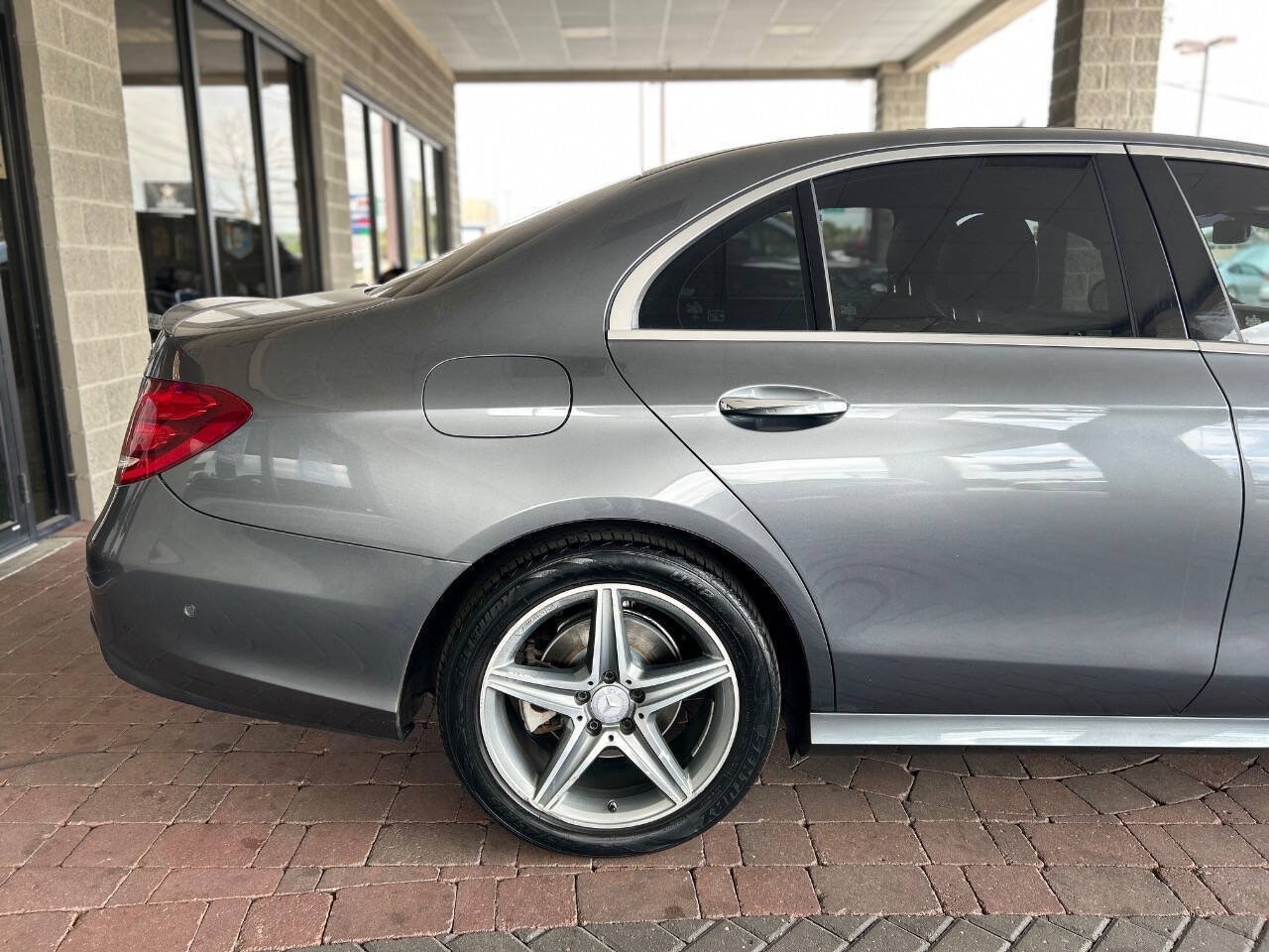 Used 2017 Mercedes-Benz E 300 4MATIC image 19