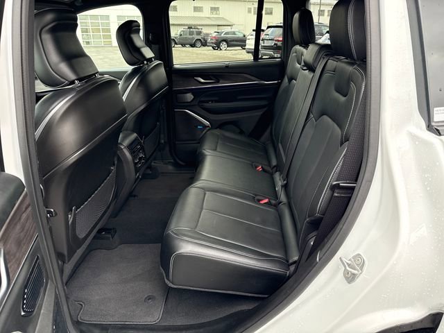 Used 2022 Jeep Grand Cherokee Overland w/ Advanced Protech Group III image 15