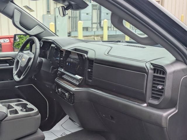 Used 2024 Chevrolet Silverado 1500 LT AWD/4WD image 35