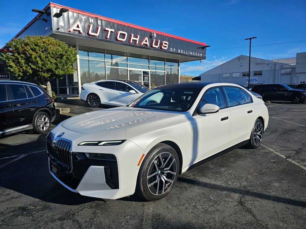 Used 2024 BMW 740i xDrive image 1