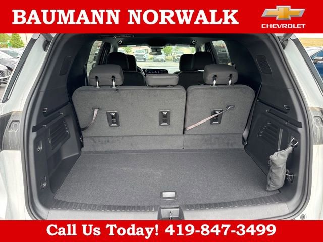 New 2025 Chevrolet Traverse LT w/ Enhanced Driving Package FWD image 37