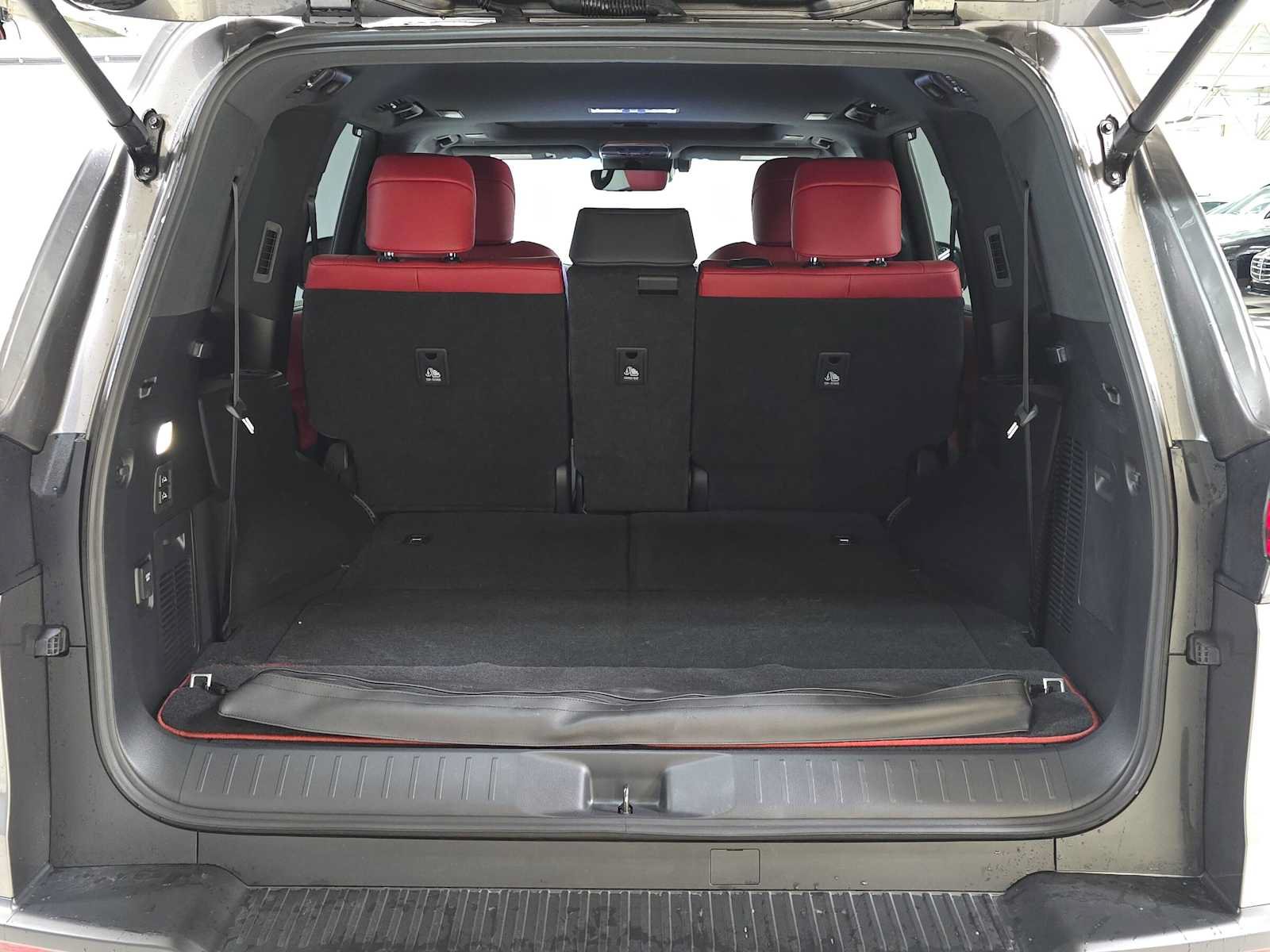 Used 2023 Lexus LX 600 F Sport w/ Accessory Package (Z1) AWD/4WD image 14