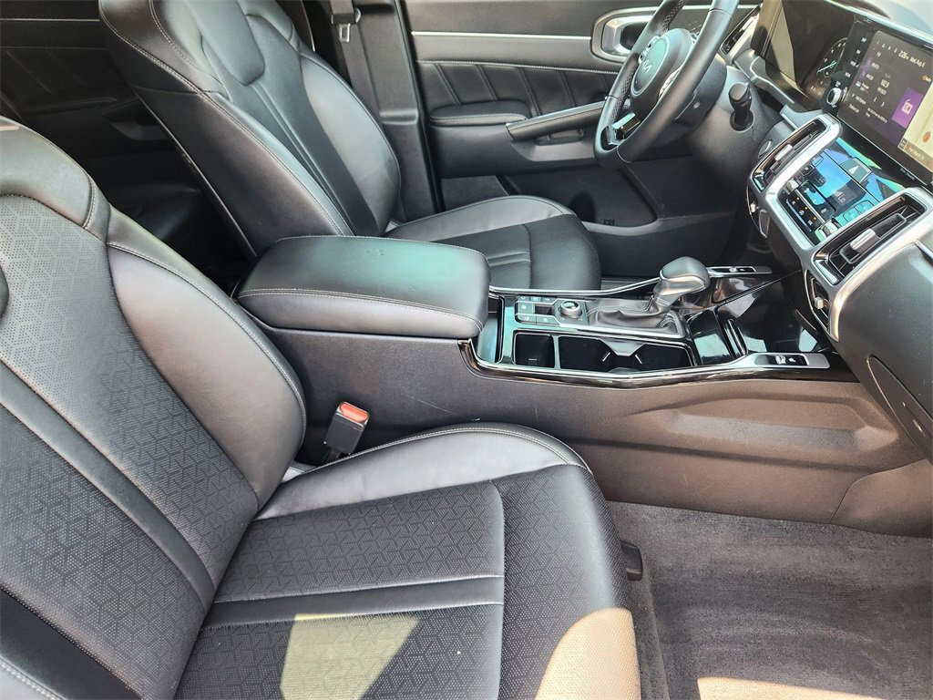 Used 2023 Kia Sorento SX image 11