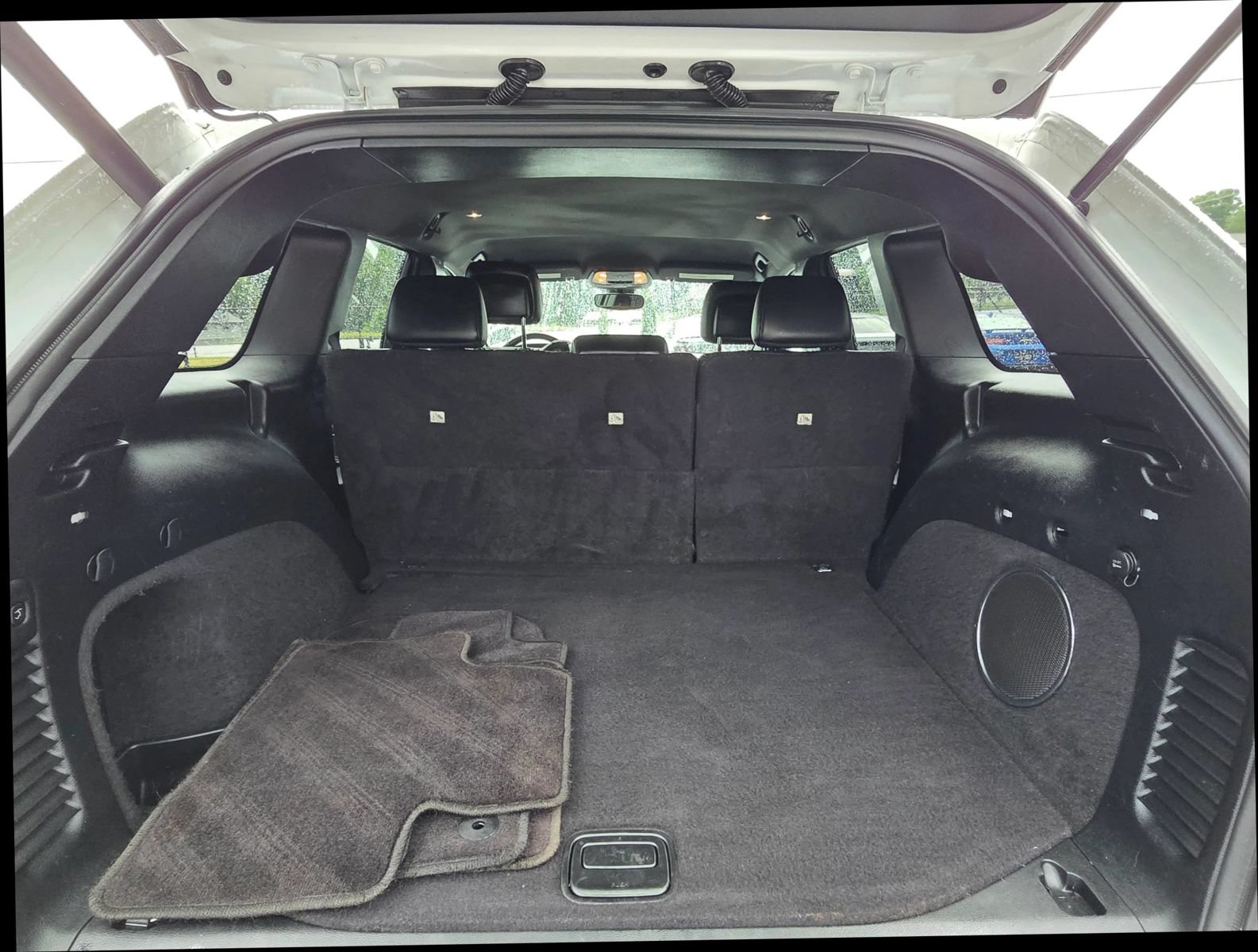 Used 2017 Jeep Grand Cherokee Altitude RWD image 16