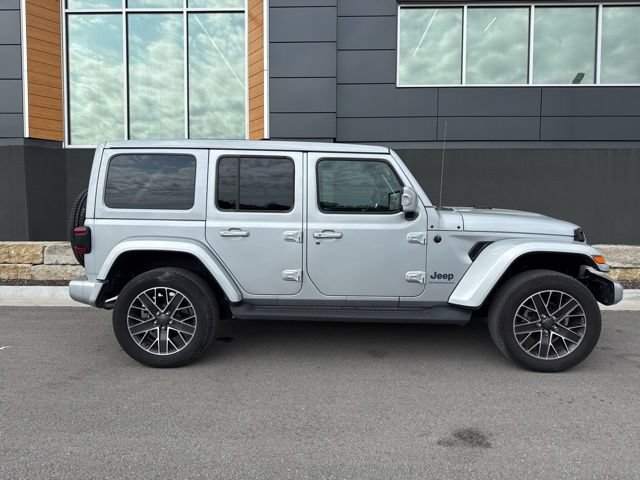 Used 2023 Jeep Wrangler Unlimited Sahara AWD/4WD image 2