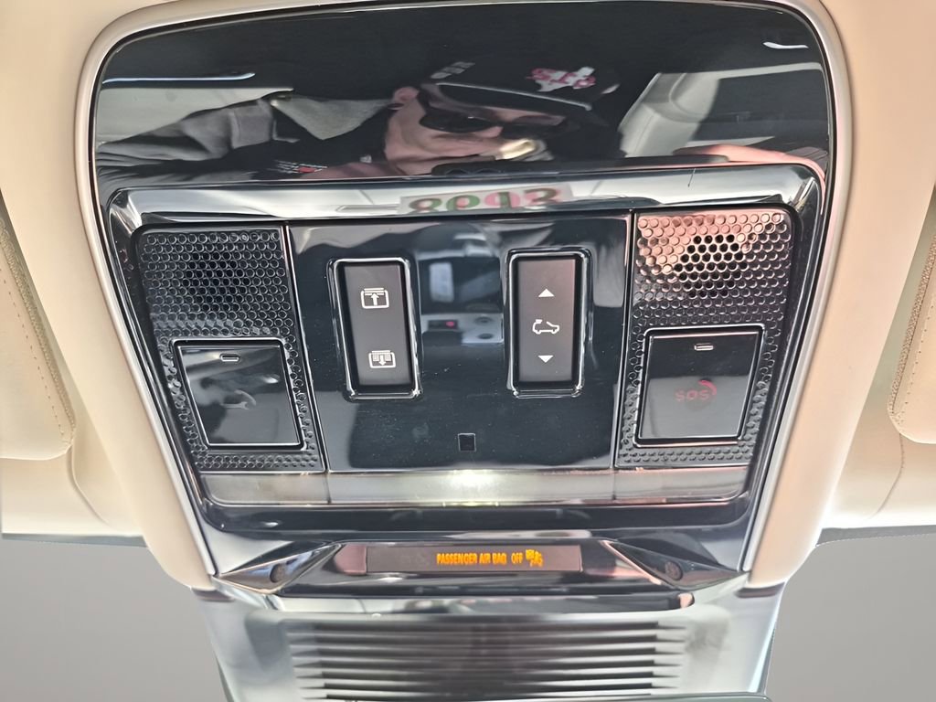 Used 2023 Land Rover Range Rover Autobiography image 42