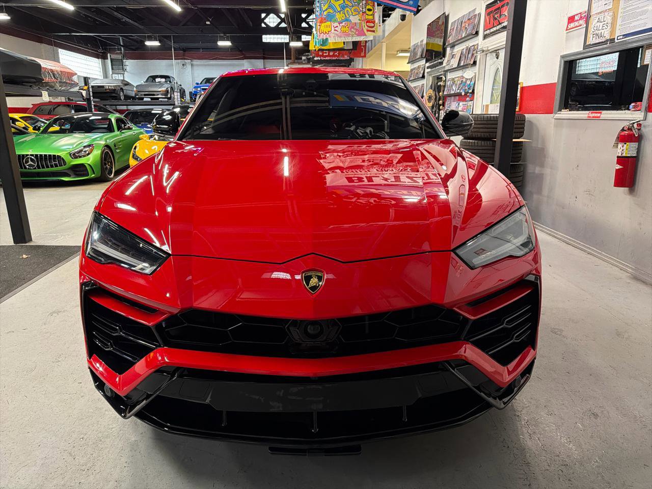 Used 2022 Lamborghini Urus image 2