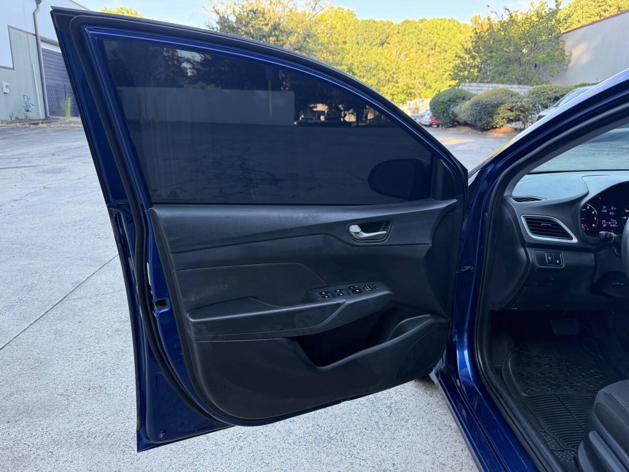 Used 2022 Hyundai Accent SE FWD image 29