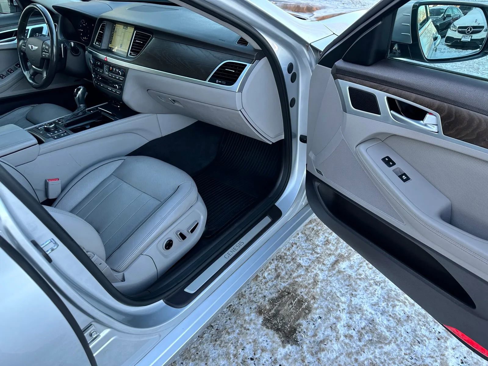 Used 2015 Hyundai Genesis 3.8 w/ Option Group 04 image 19