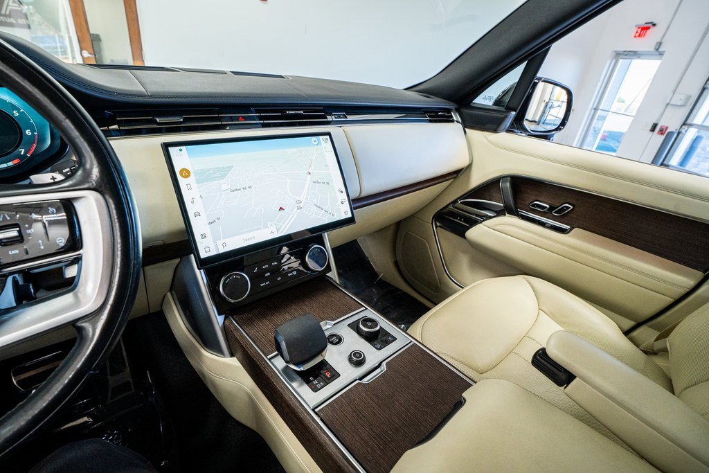 Used 2023 Land Rover Range Rover Long Wheelbase SE image 43
