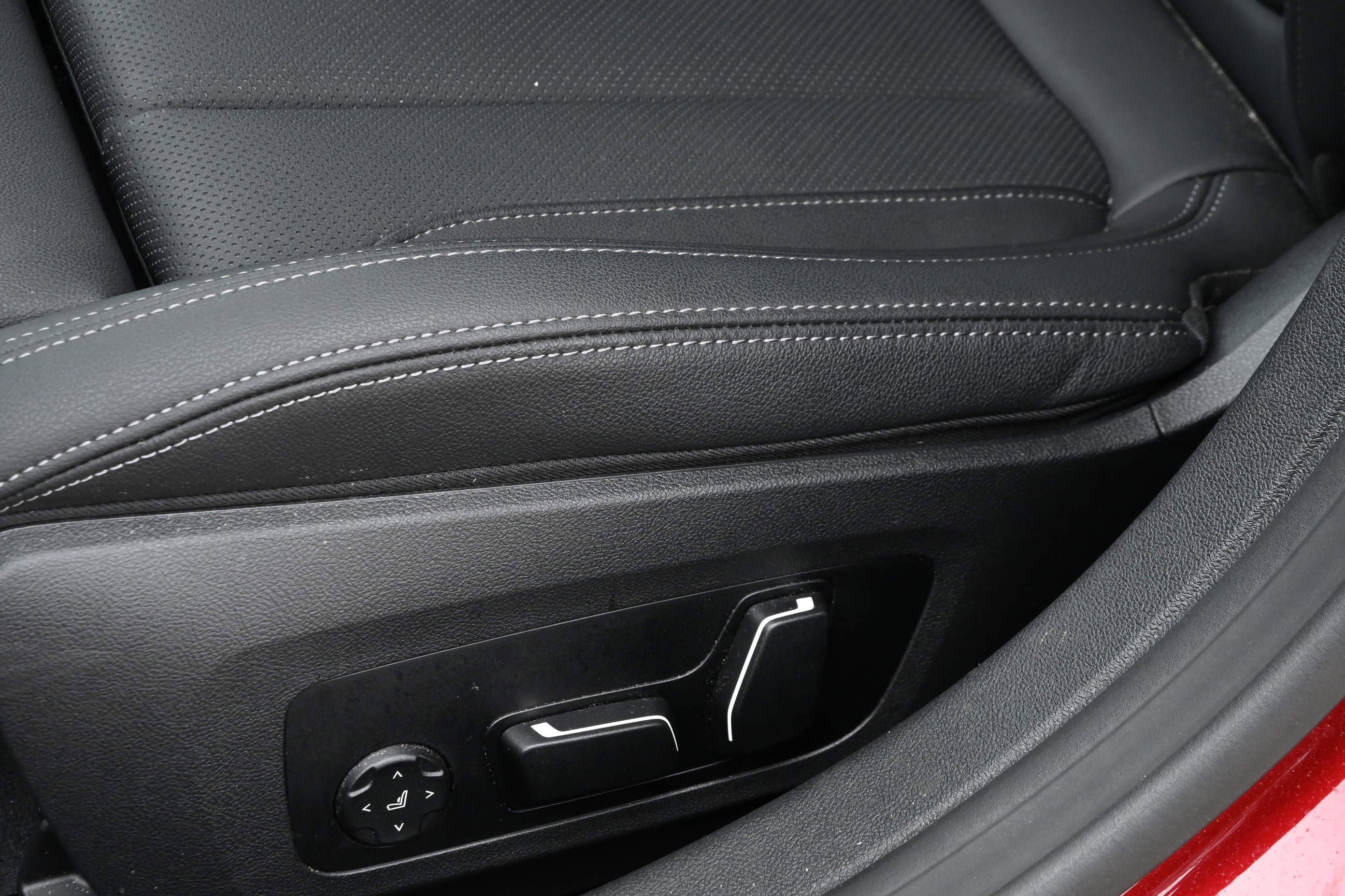 Certified 2025 BMW M440i image 32