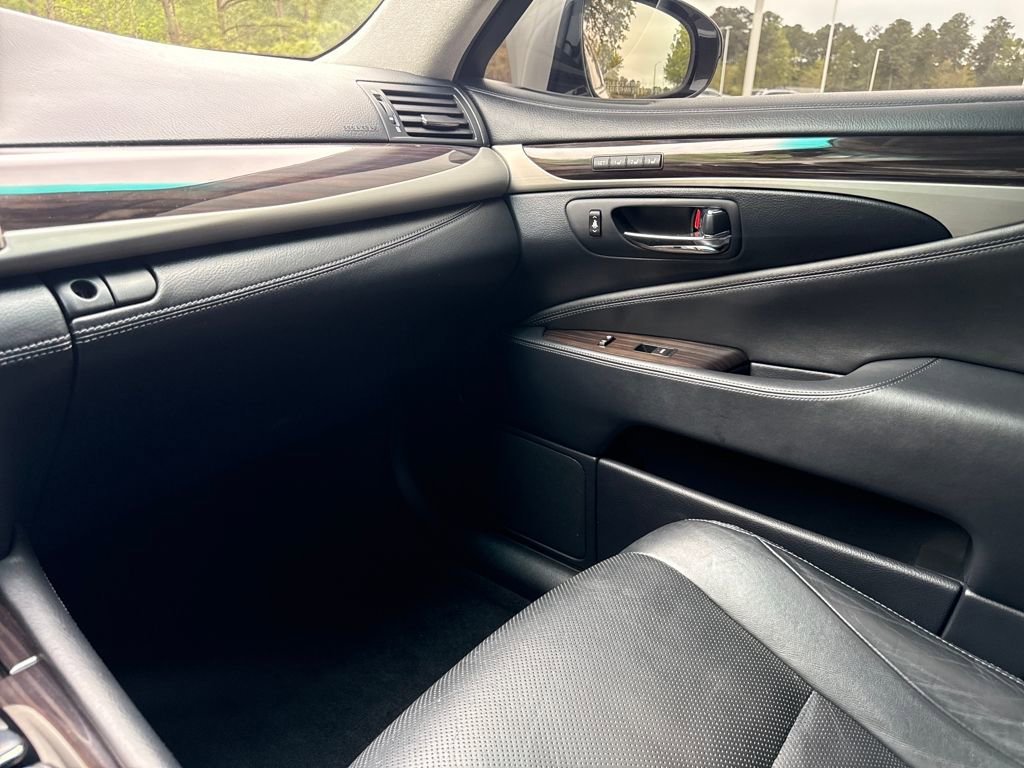 Used 2013 Lexus LS 460 L w/ Preferred Accessory Package image 21