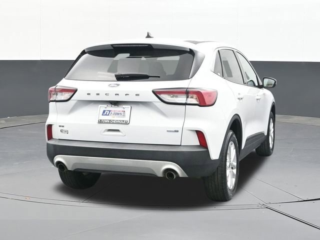 Used 2020 Ford Escape SE image 12