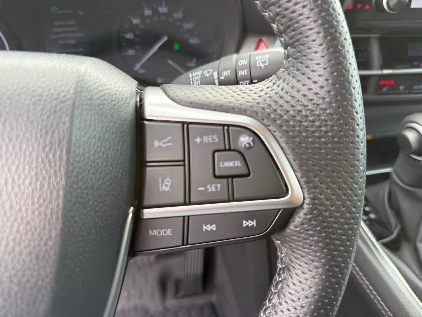 Used 2023 Toyota Sienna XSE image 23