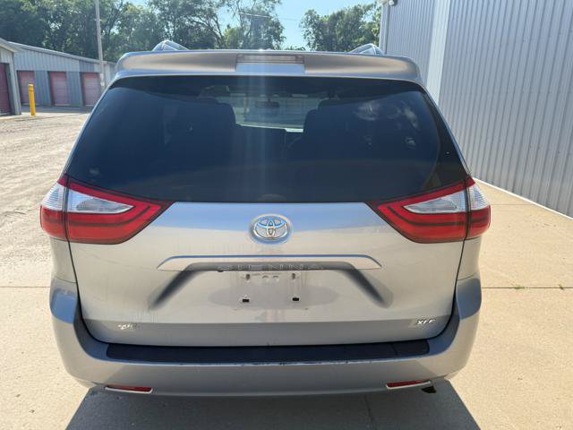 Used 2015 Toyota Sienna XLE FWD image 10