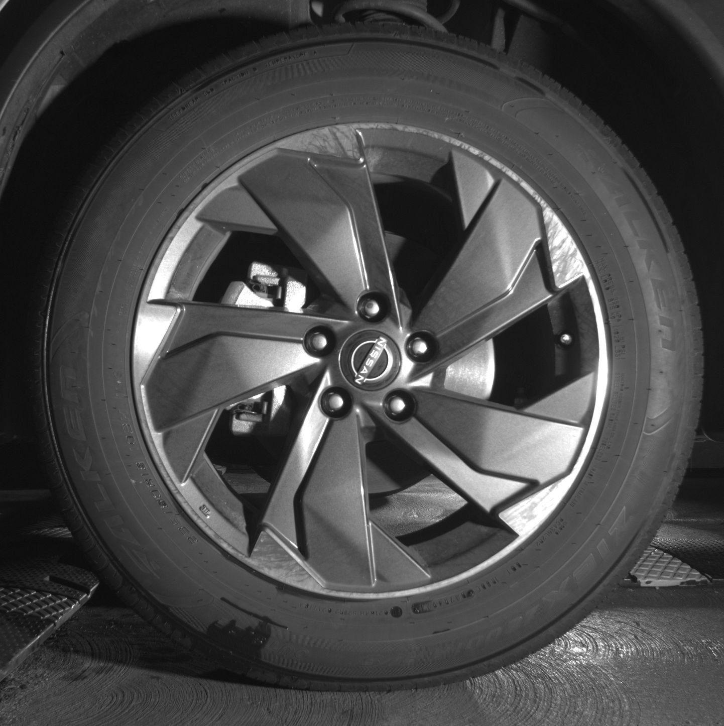 Used 2025 Nissan Rogue SV FWD image 12