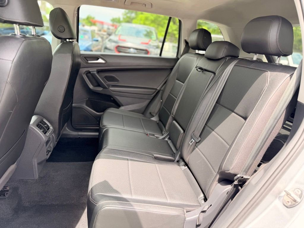 Used 2019 Volkswagen Tiguan SE AWD/4WD image 16