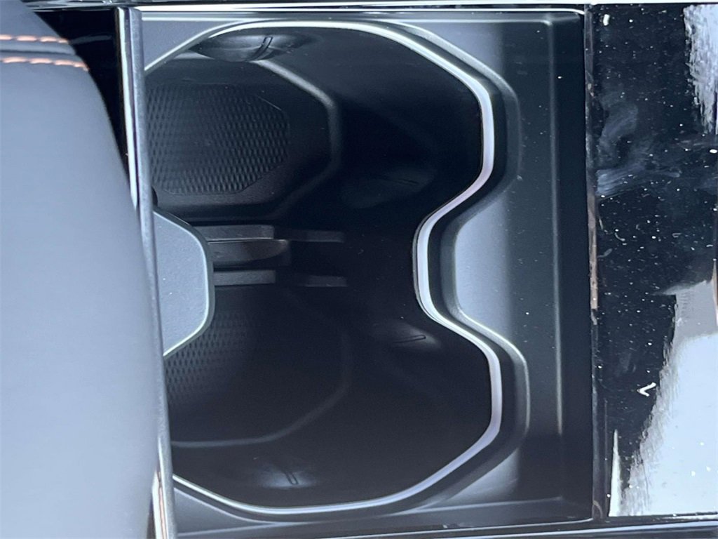 New 2025 Jeep Grand Cherokee Summit image 21