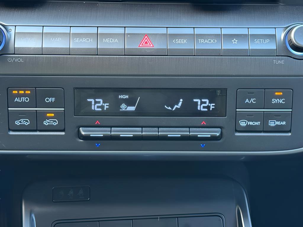 Certified 2024 Hyundai Kona Limited AWD/4WD image 30