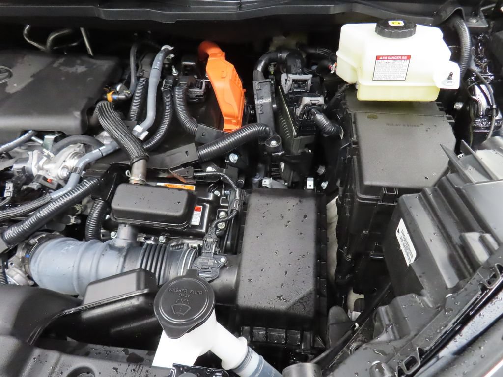 Used 2025 Toyota Sienna Platinum AWD/4WD image 33
