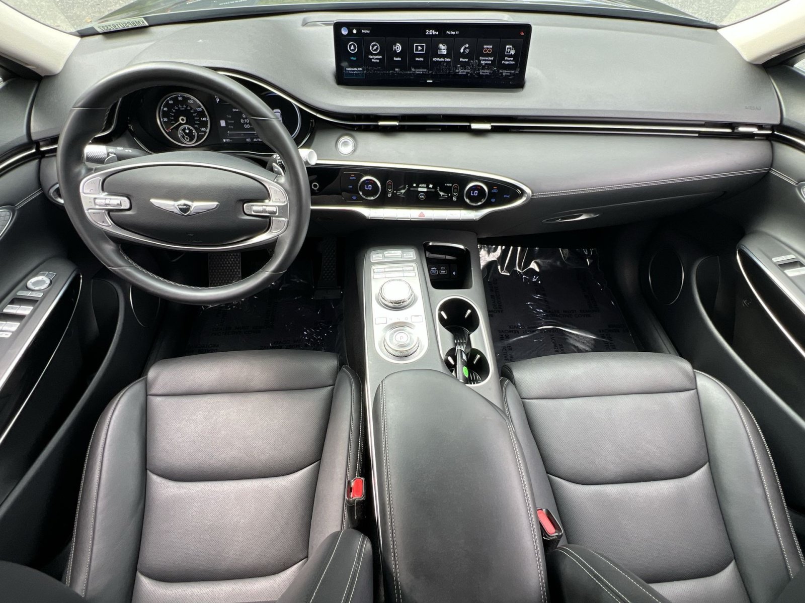 Used 2025 Genesis GV70 2.5T AWD/4WD image 13