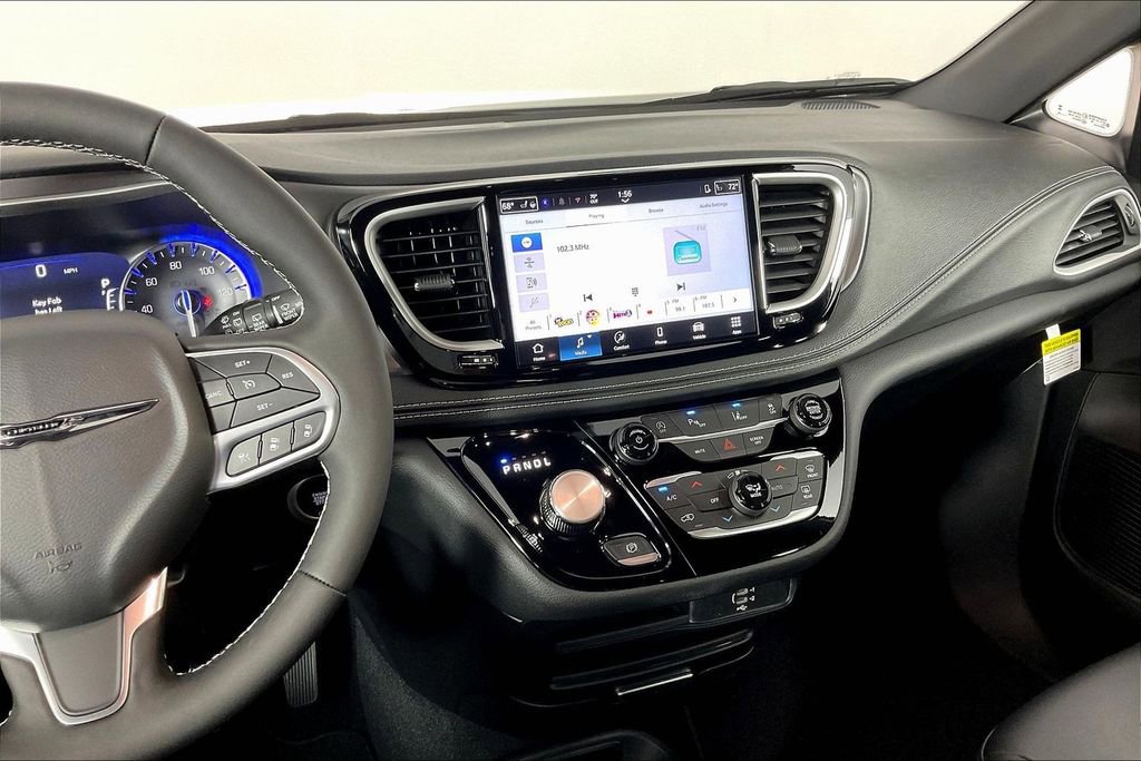 New 2026 Chrysler Pacifica Select FWD image 7