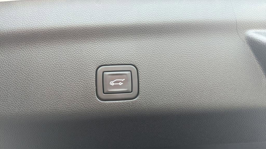 Used 2024 GMC Yukon Denali w/ Max Trailering Package AWD/4WD image 16