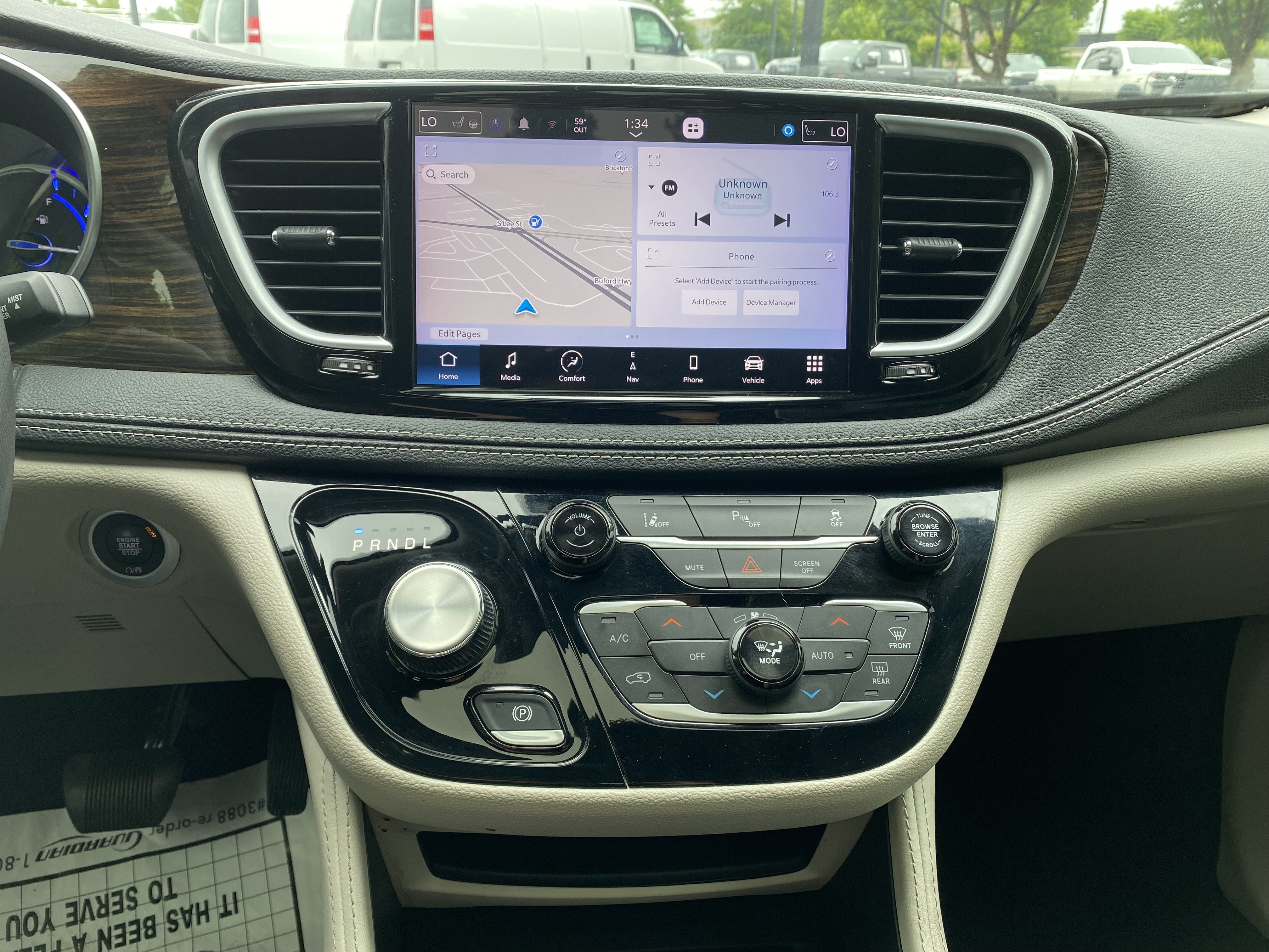 Used 2023 Chrysler Pacifica Limited FWD image 24