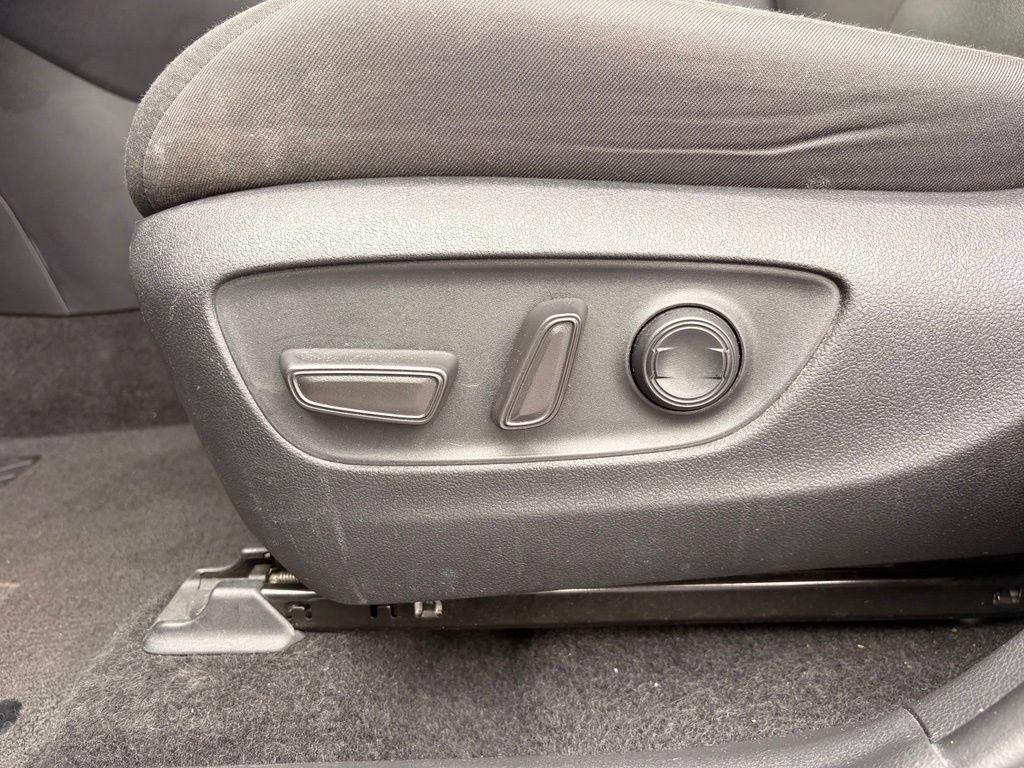 Used 2024 Toyota RAV4 XLE FWD image 11