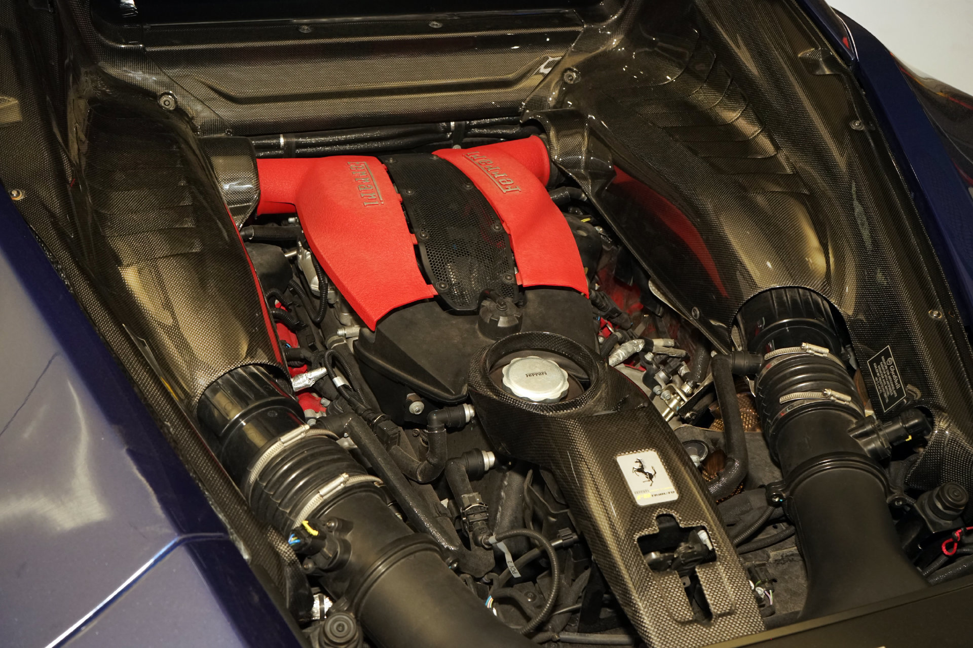 Used 2021 Ferrari F8 Tributo RWD image 32