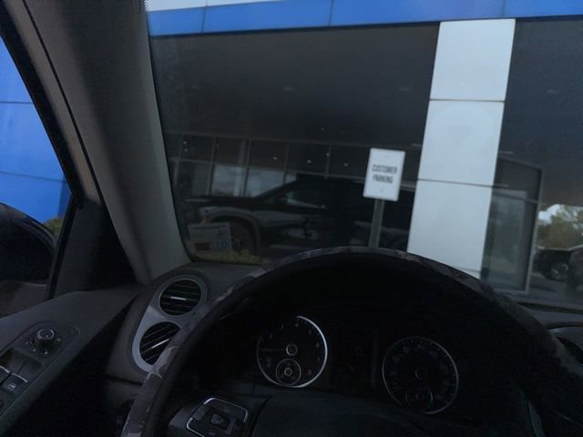 Used 2017 Volkswagen Tiguan Sport image 13