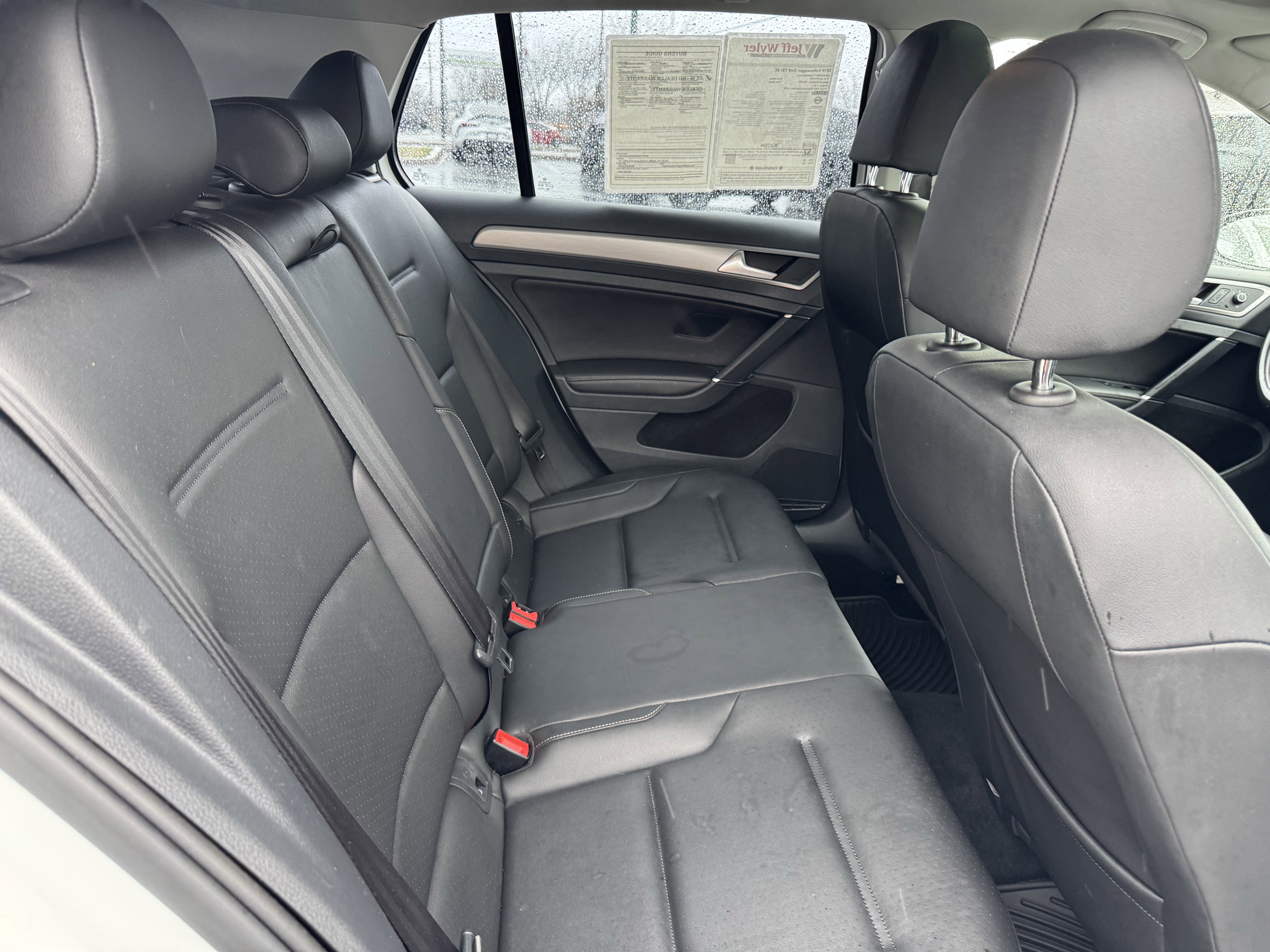 Used 2016 Volkswagen Golf SE image 35