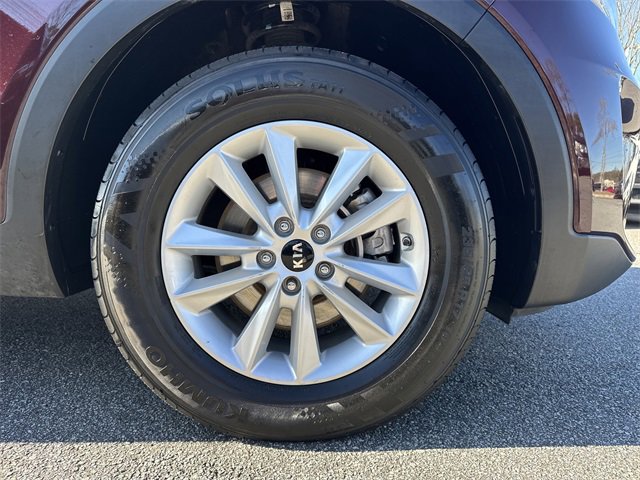 Used 2019 Kia Sorento LX w/ LX Convenience Package image 12