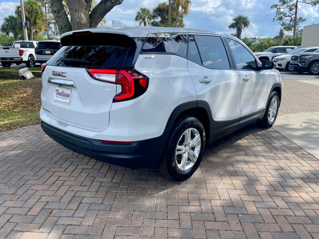 Used 2024 GMC Terrain SLE image 6