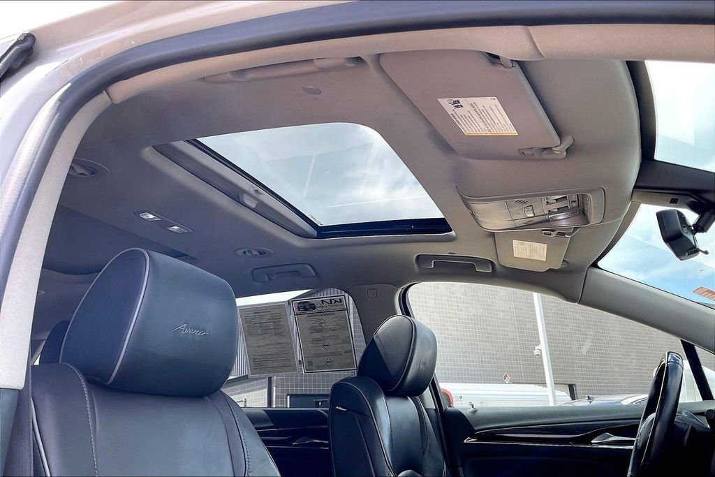 Used 2019 Buick Enclave Avenir w/ LPO, Cargo Package FWD image 21