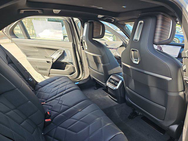 New 2025 BMW i7 xDrive60 w/ Premium Package image 11