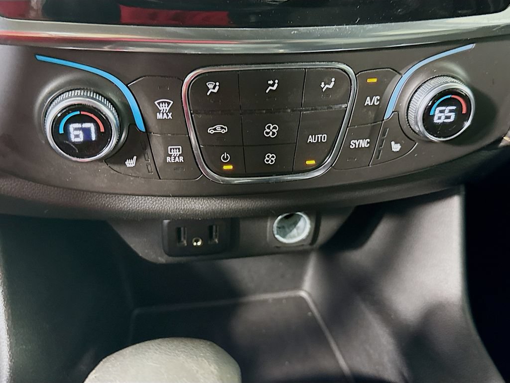 Used 2021 Chevrolet Traverse LT AWD/4WD image 17