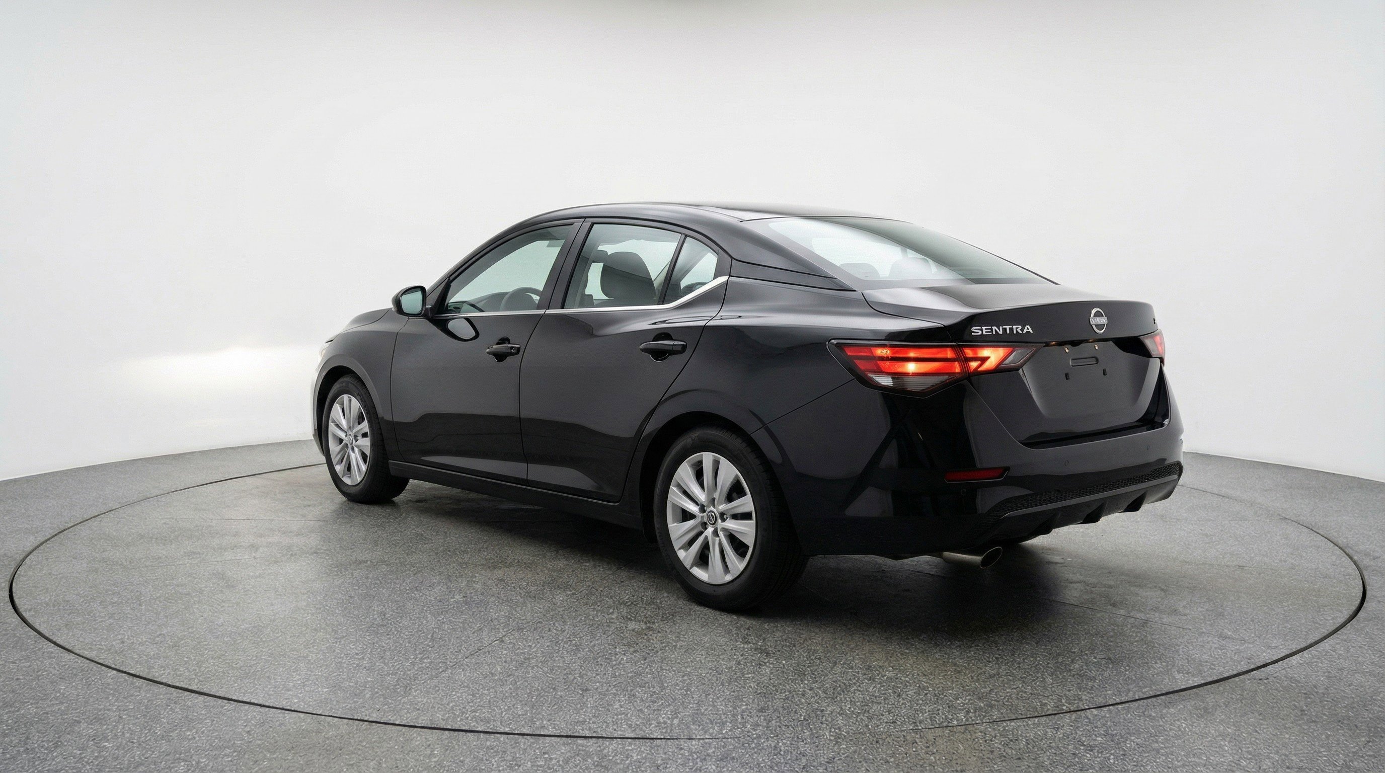 Used 2025 Nissan Sentra S image 6