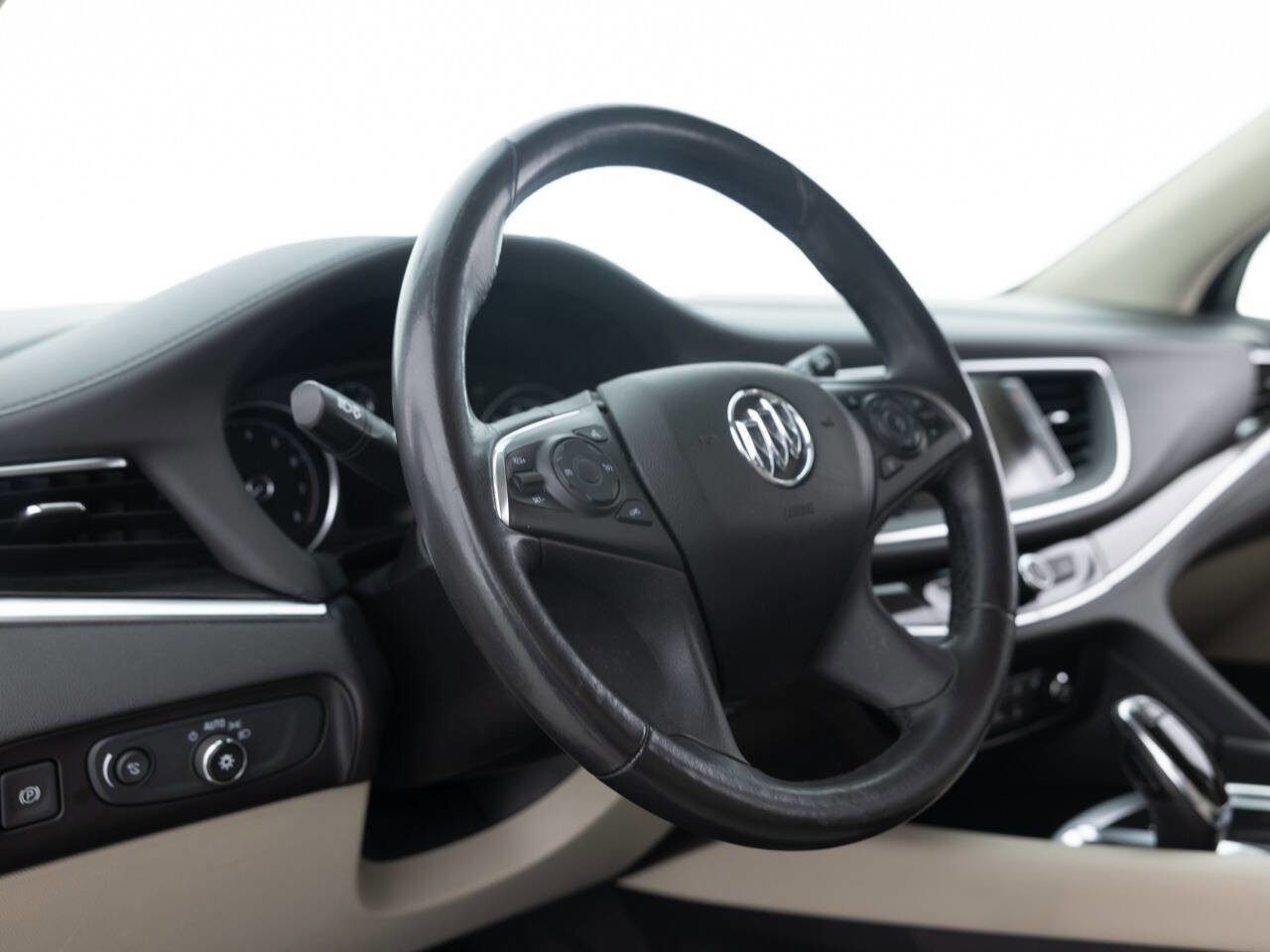 Used 2019 Buick Enclave Essence AWD/4WD image 23