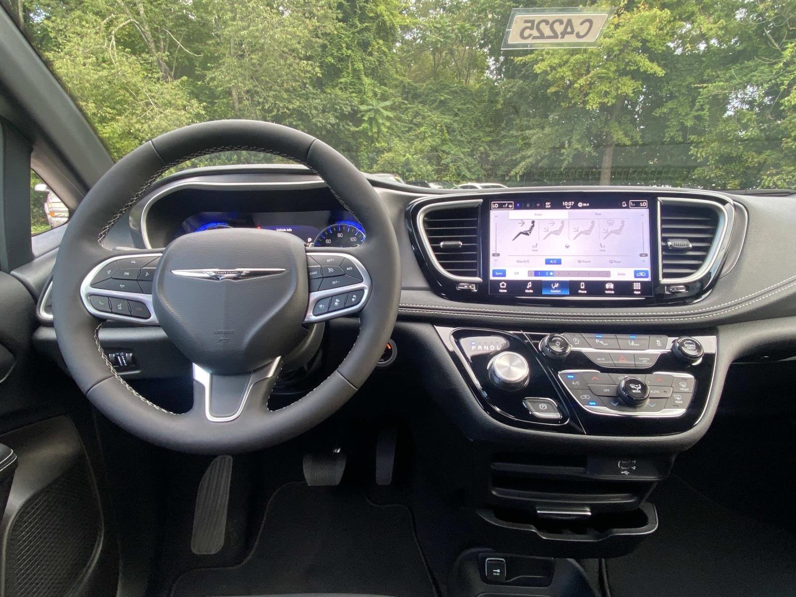 New 2026 Chrysler Pacifica Select image 12