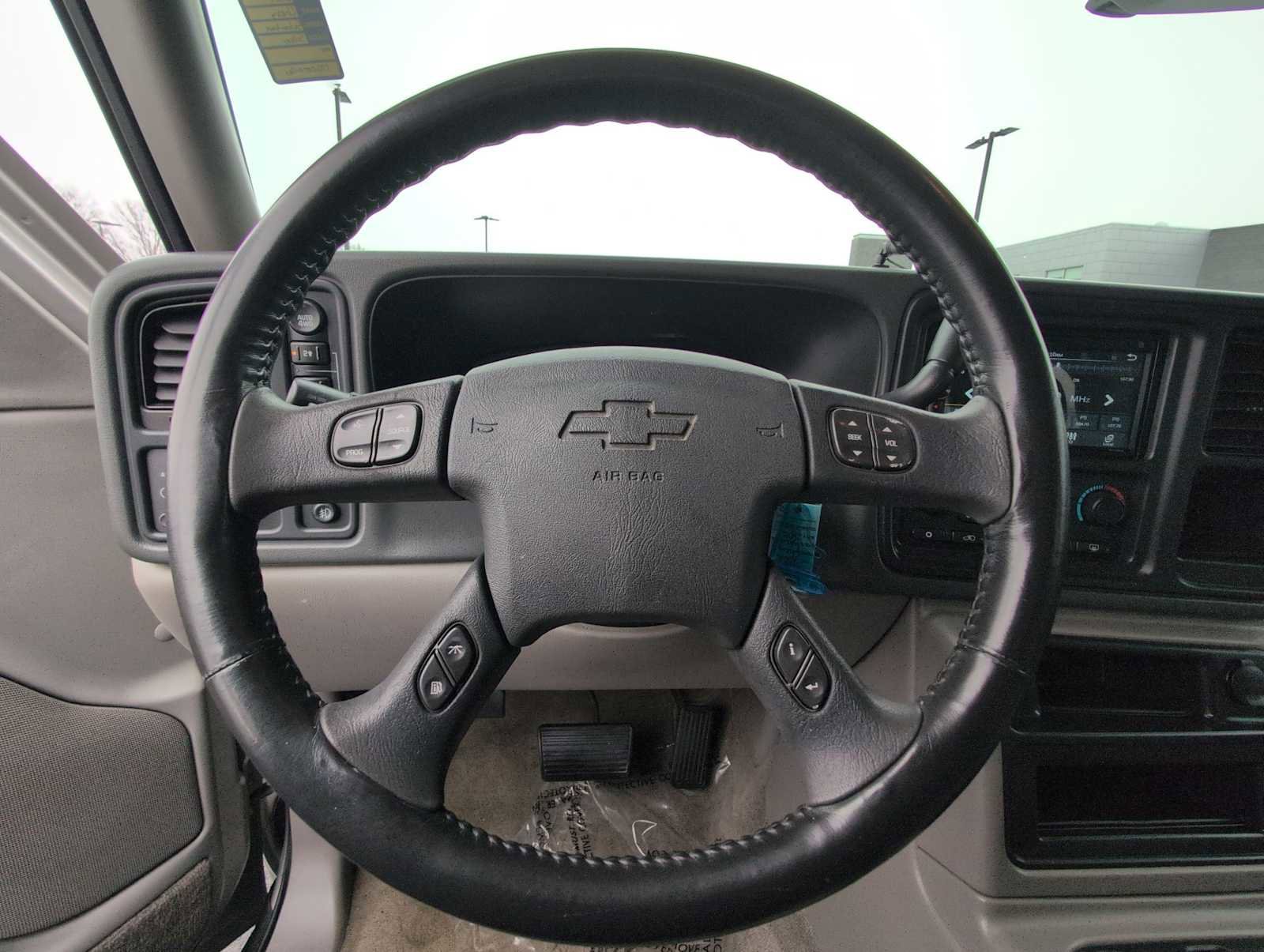 Used 2005 Chevrolet Suburban Z71 w/ Preferred Equipment Group image 20