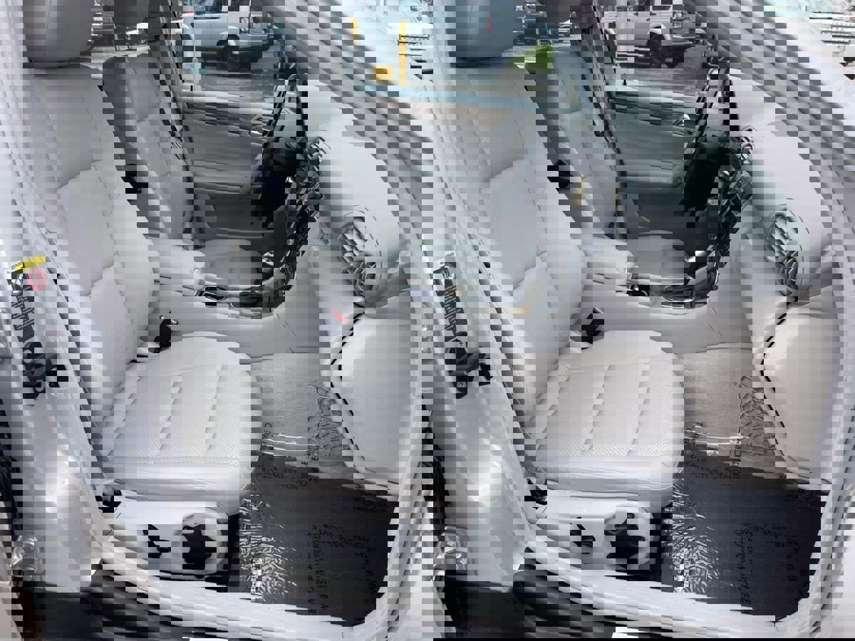 Used 2007 Mercedes-Benz C 230 Sedan image 23