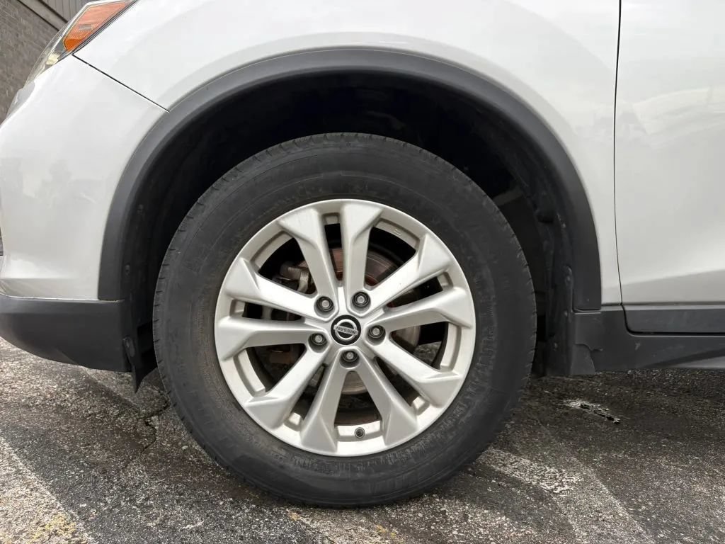 Used 2018 Nissan Rogue S w/ S Value Package AWD/4WD image 26