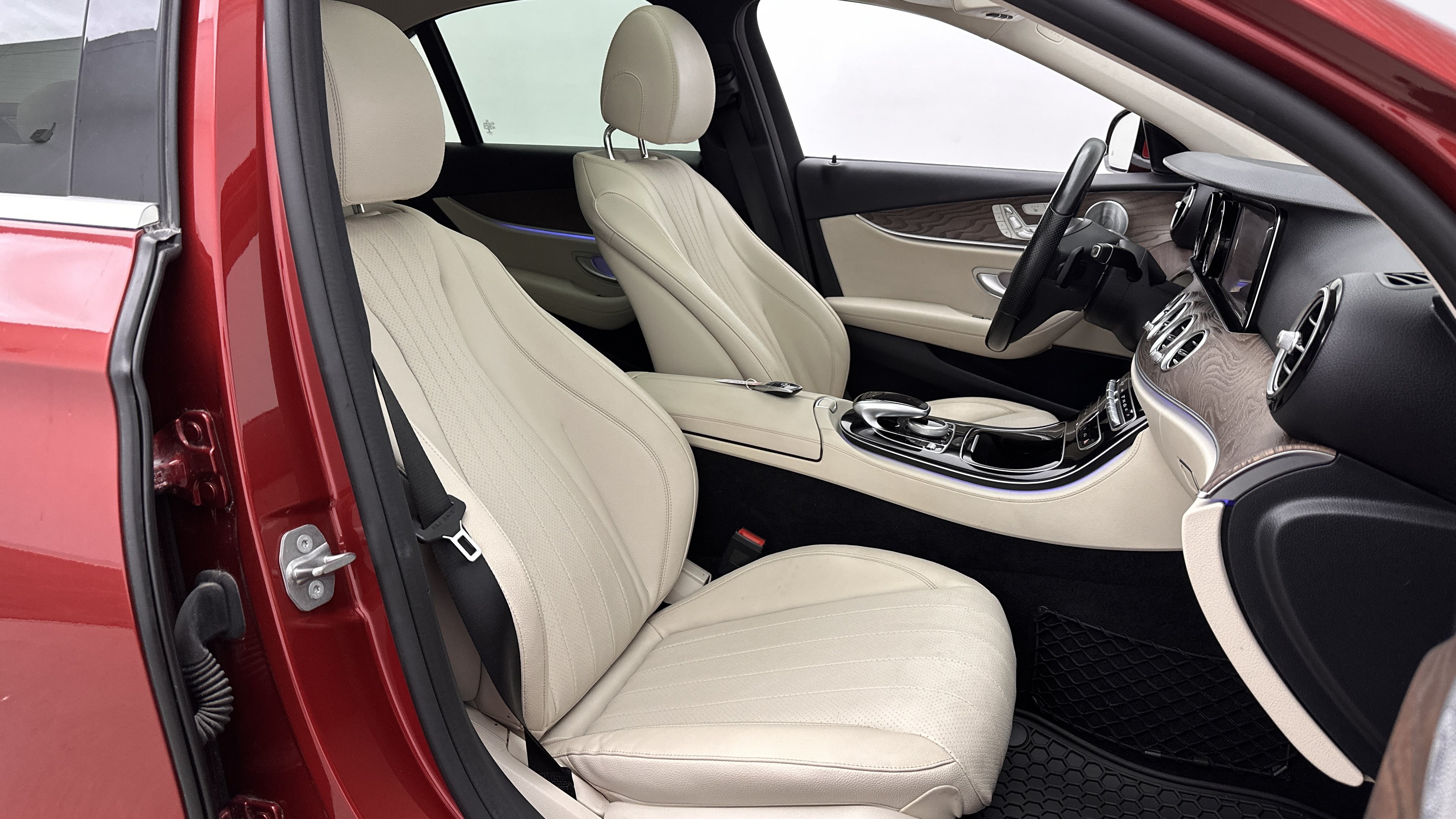 Used 2017 Mercedes-Benz E 300 image 35