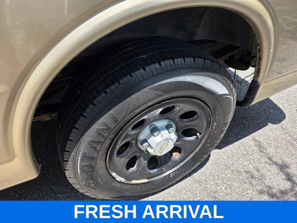 Used 2009 Chevrolet Express 1500 RWD image 8