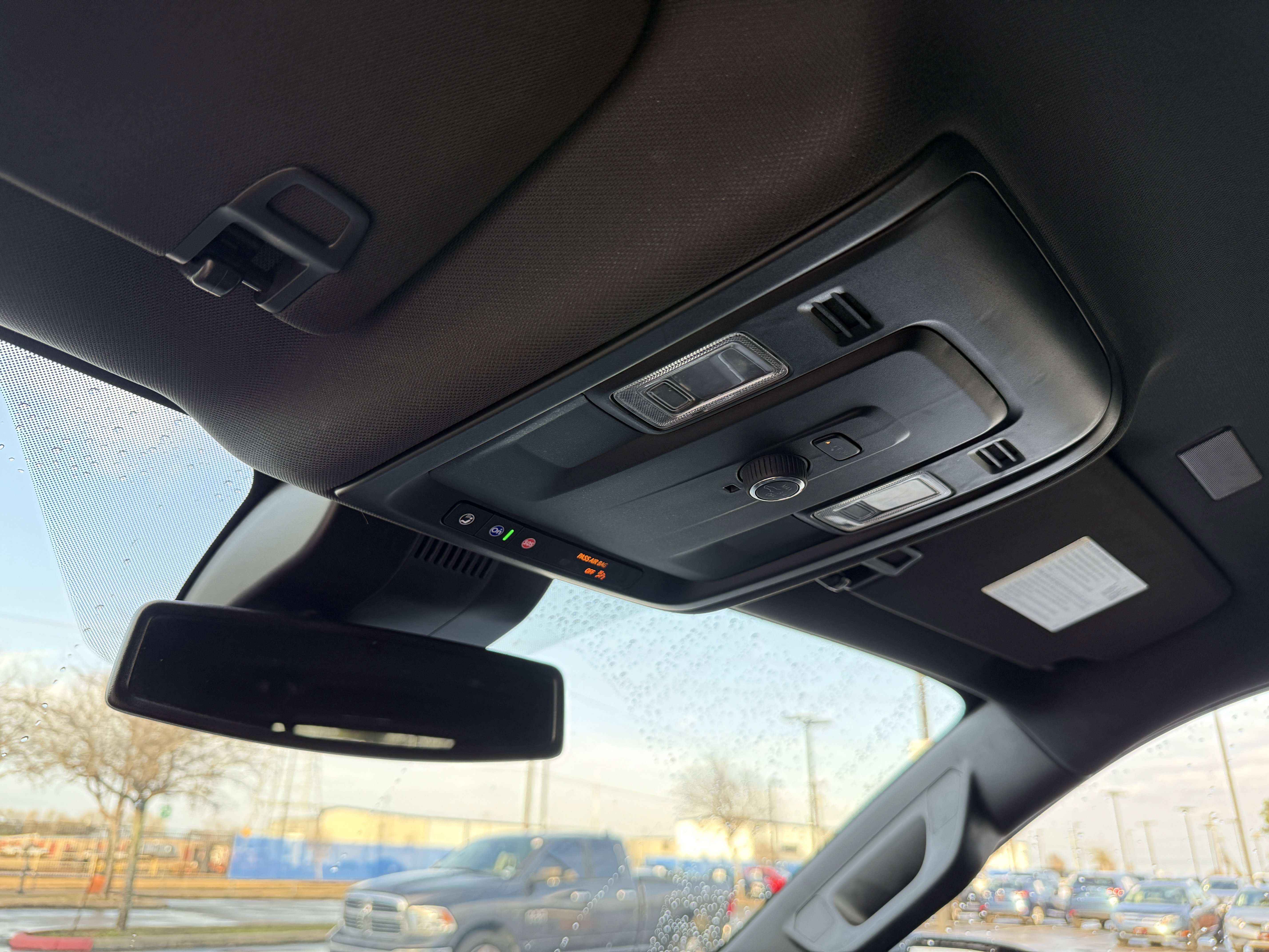 Used 2025 Chevrolet Suburban Z71 image 35