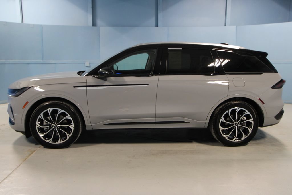Used 2026 Lincoln Nautilus Reserve AWD/4WD image 37
