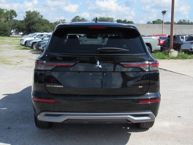 New 2025 Mitsubishi Outlander SE image 4